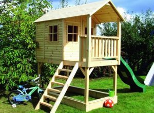 drewniany domek ogrodowy dla dzieci